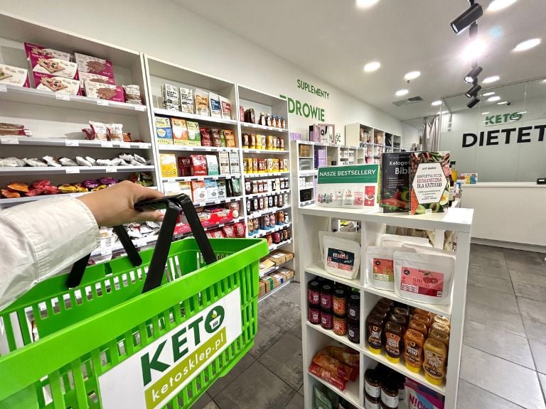 Półki z produktami keto