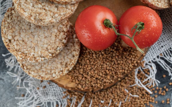 Dieta low carb – ile węglowodanów dziennie: Limity, warianty i kalkulacja makroskładników